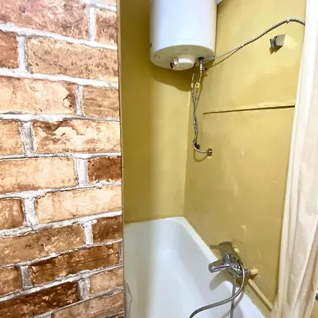 в центрі біля ратуші вулиця площа ринок 11 * Lviv