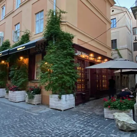 Apartment в центрі біля ратуші вулиця площа ринок 11 *