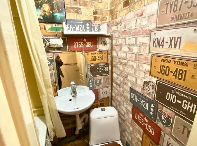 в центрі біля ратуші вулиця площа ринок 11