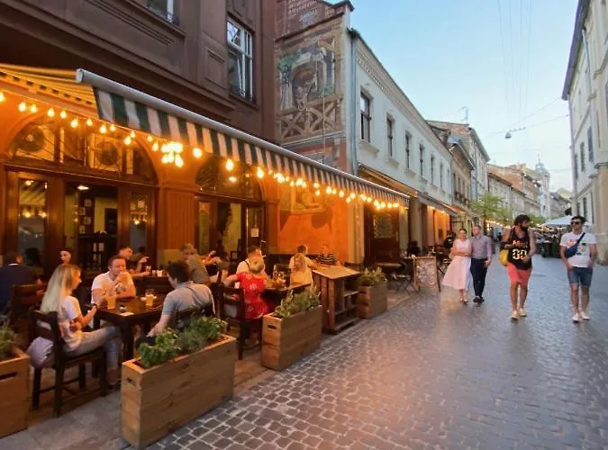 в центрі біля ратуші вулиця площа ринок 11